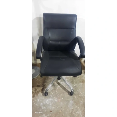صندلی کارمندی تیراژه
