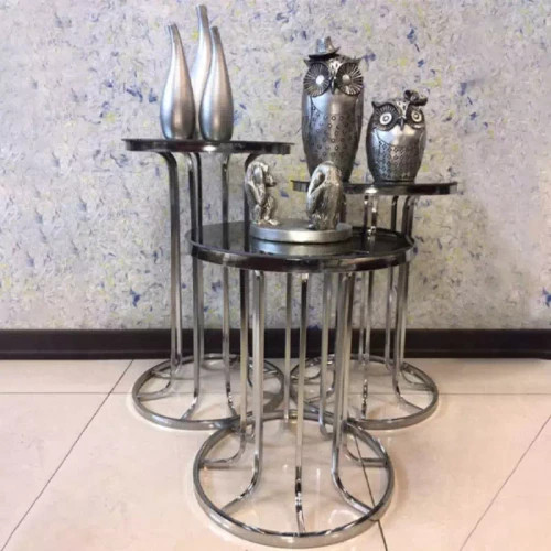 جلومبلی عسلی قهوه خوری پاف مدل ستونی رنگ کروم نقره ای
